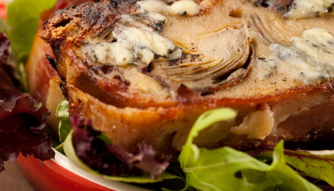 Terrine tiède à la Fourme d’Ambert, pommes, artichauts et jambon de Pays